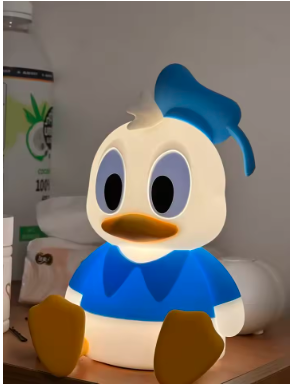 Donald the Duck–inspired night light presented as a fun and practical gift