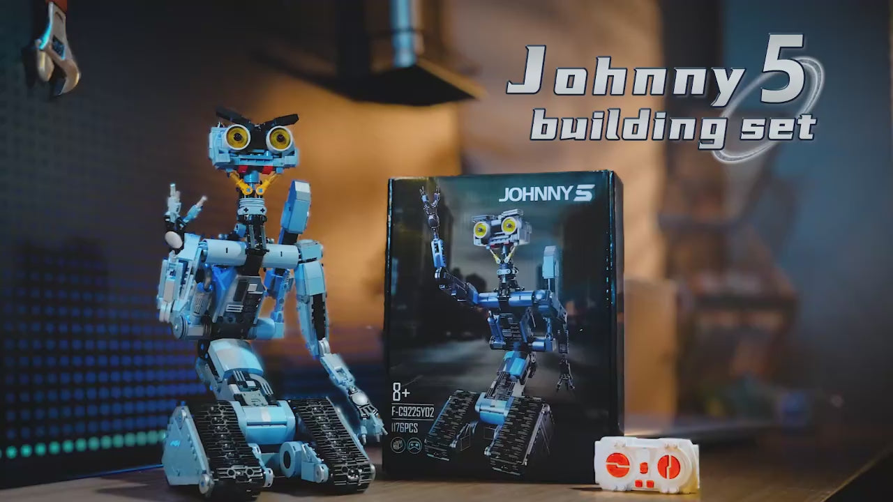 Video showing the fully built Johnny 5 robot brick model from multiple angles