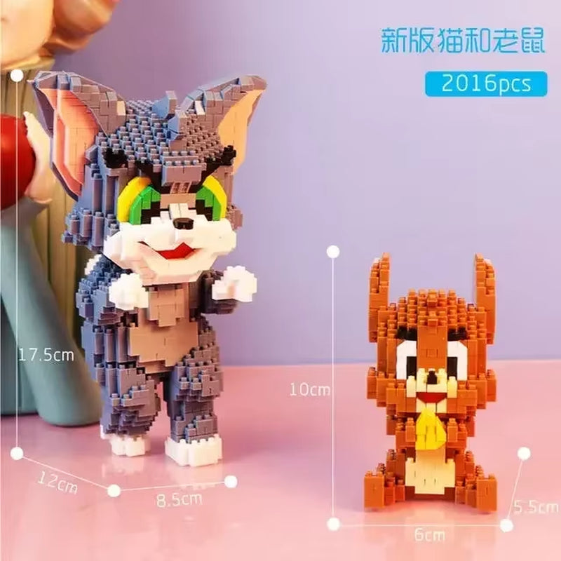 Side view of Tom and Jerry mini 3D brick figures showing their shape and detail