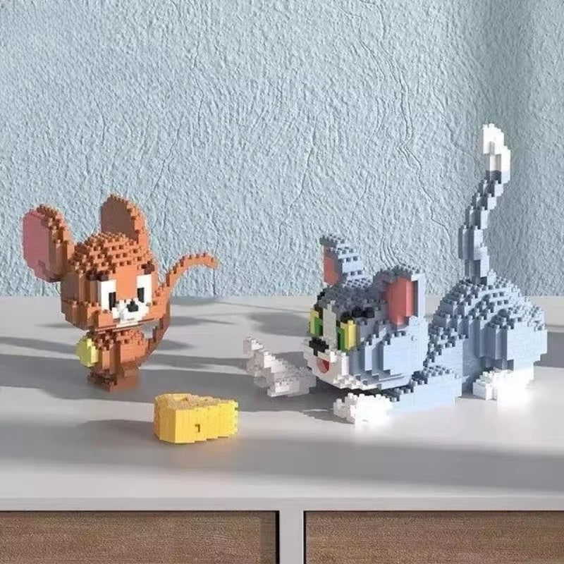 Tom and Jerry mini 3D building block set presented as a gift or collector display piece